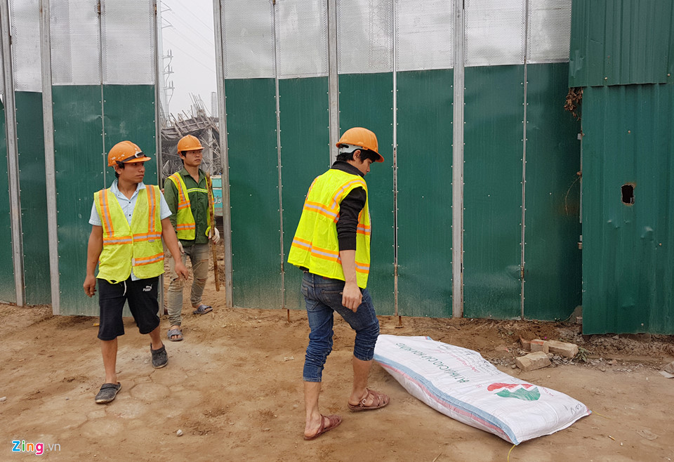 Hiện trường vụ sập giàn giáo làm 3 người chết lúc rạng sáng